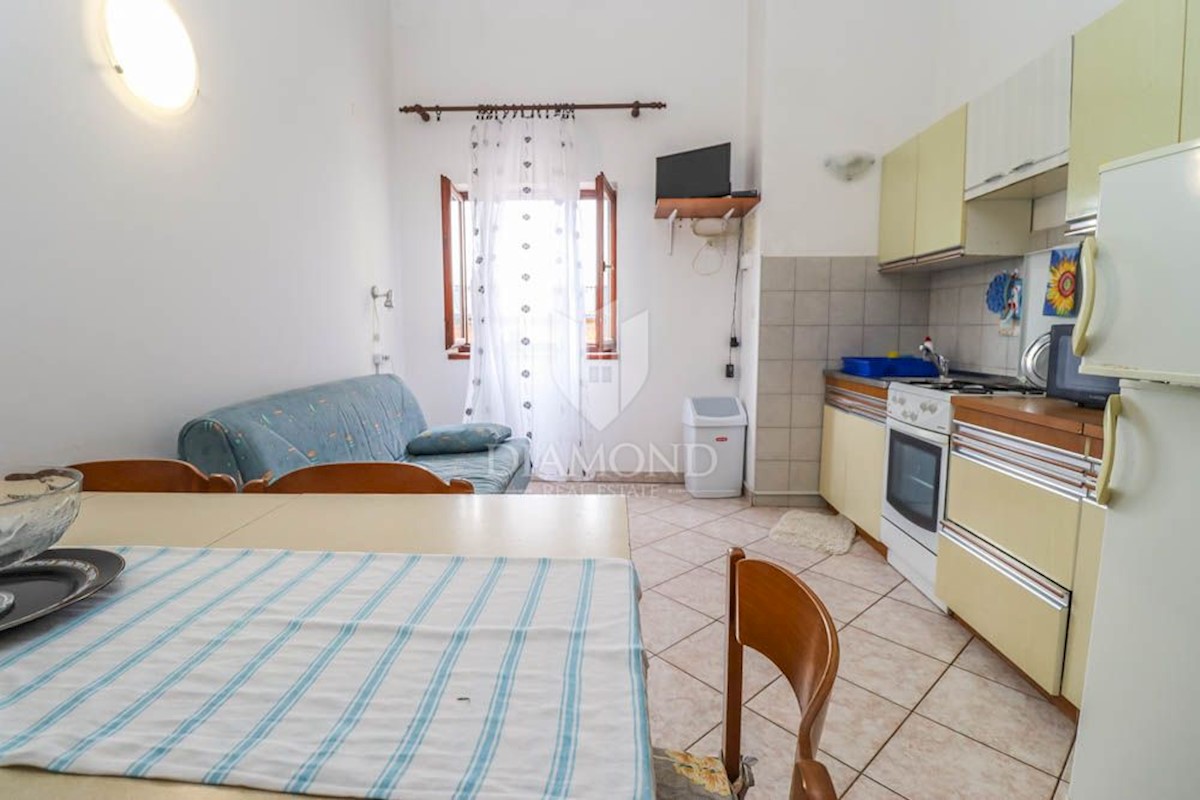 Premantura, apartma s pogledom na morje in dvoriščem!