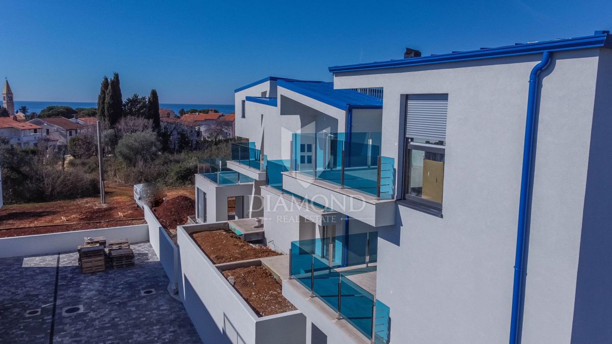 Umag, Lovrečica, Trisobno stanovanje v prvem nadstropju!