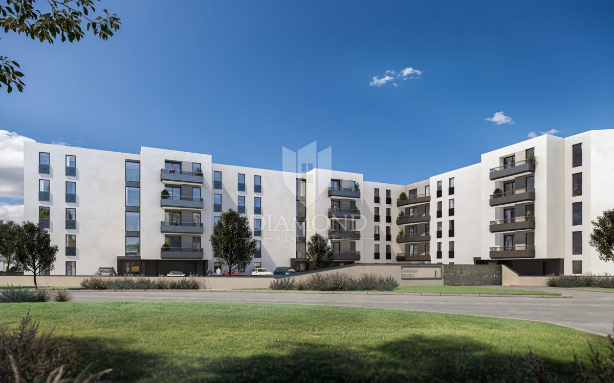 Priložnost! Umag, novogradnja! Apartma v pritličju 400 metrov od morja!