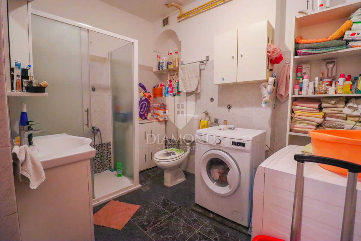 Rovinj, hiša s petimi enotami blizu strogem centru mesta
