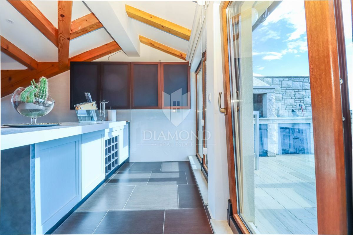 Apartmaj Ližnjan, 230m2