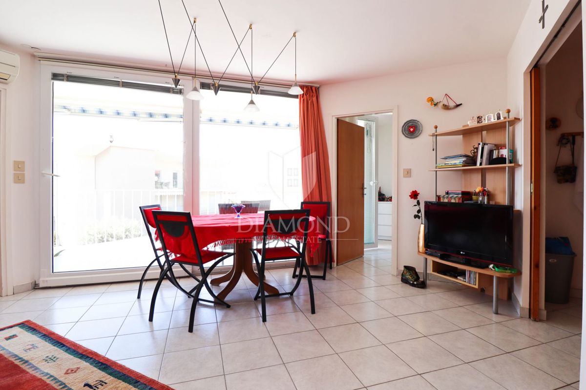 Apartma na iskani lokaciji, 300 metrov od morja.