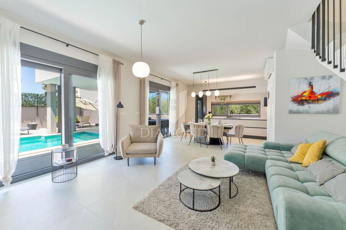 Elegantna moderna vila s pogledom na morje in Brione