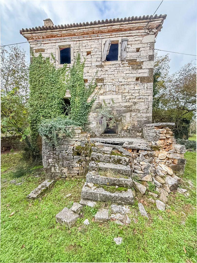 Oprtalj, hiša za obnovo