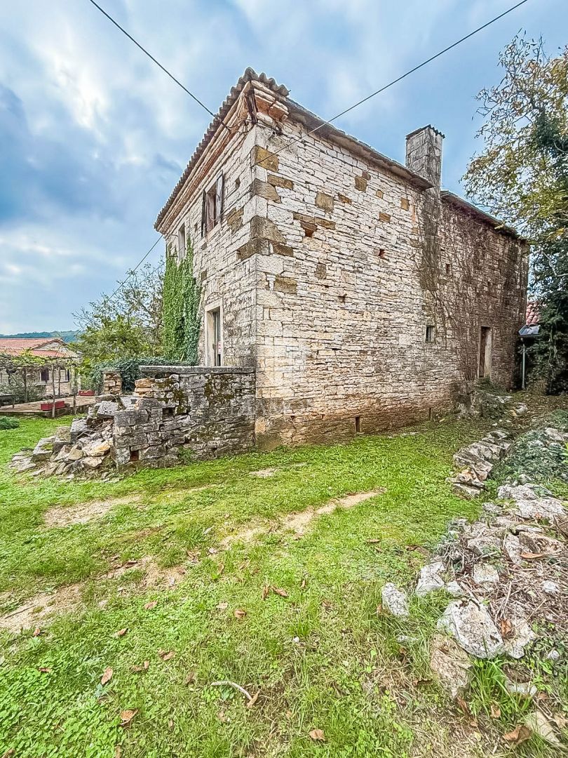 Oprtalj, hiša za obnovo