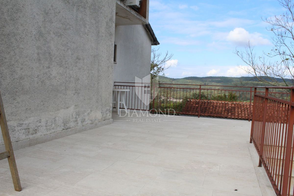 Pazin, hiša z dvema apartmajema 