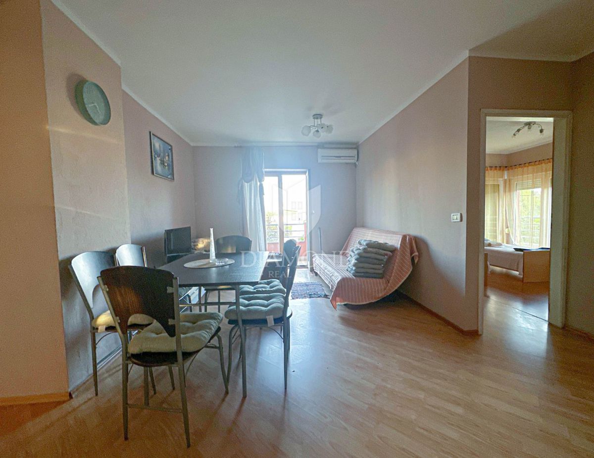 Apartma v centru Premanture, 800m od morja