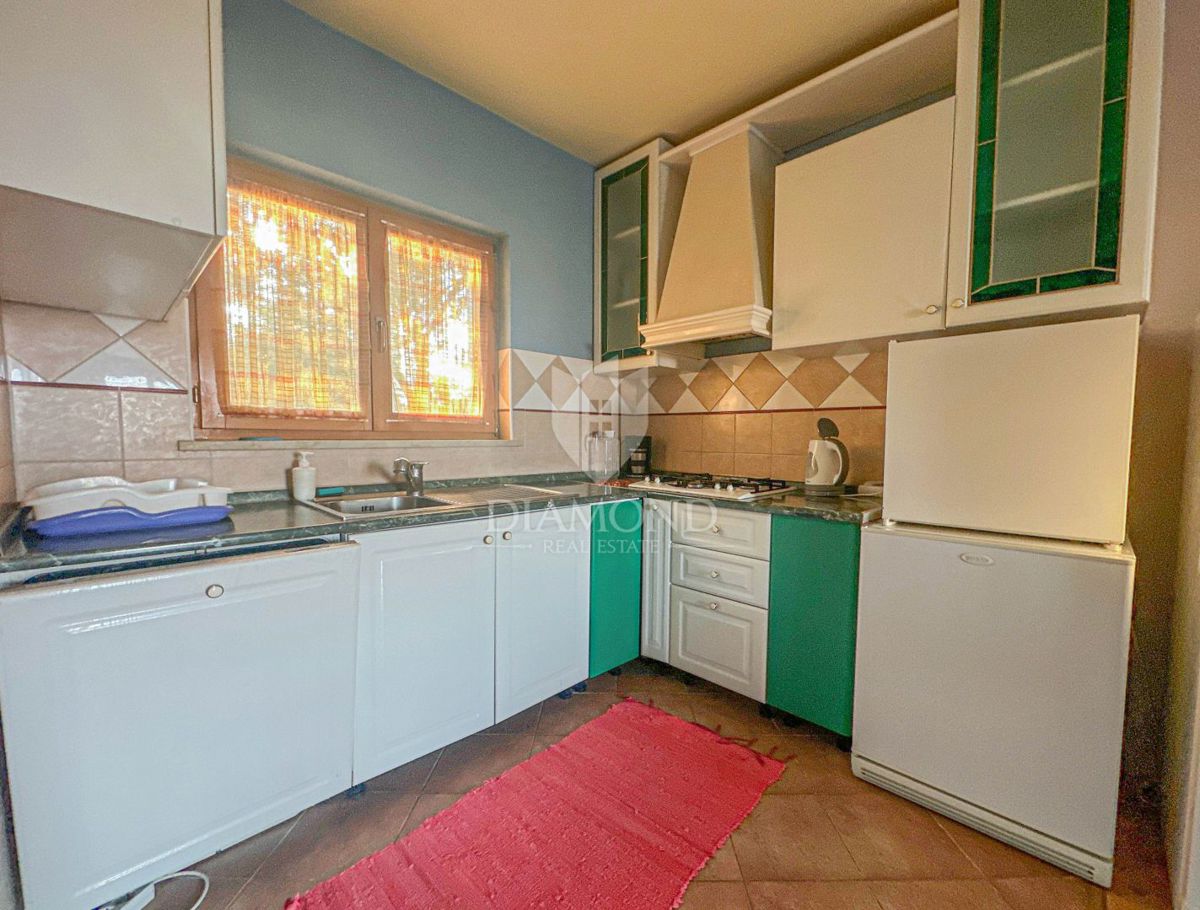 Apartma v centru Premanture, 800m od morja