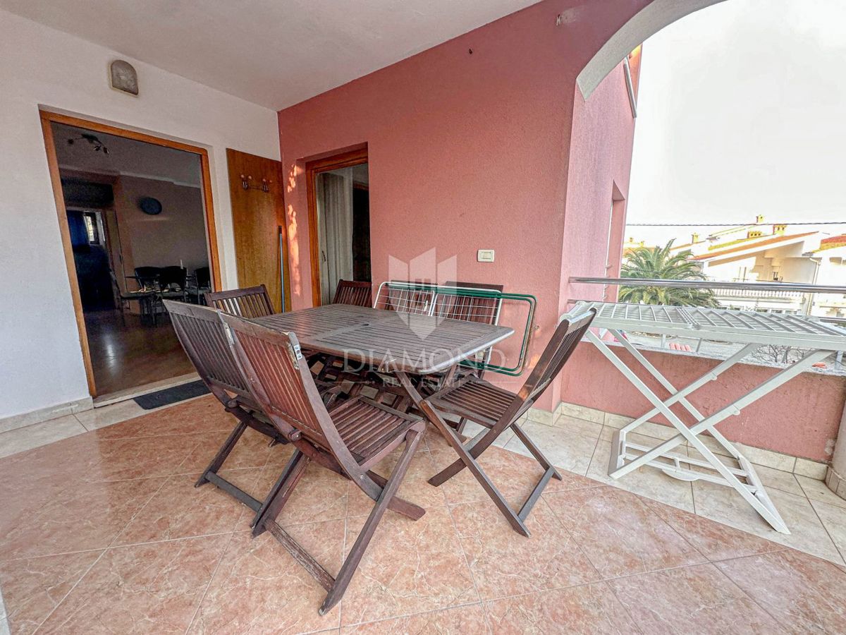 Apartma v centru Premanture, 800m od morja
