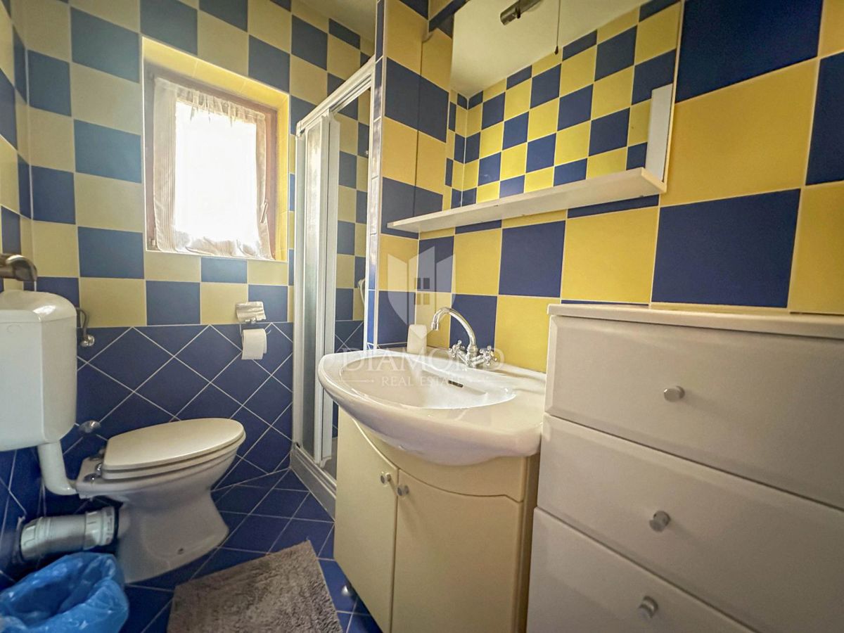 Apartma v centru Premanture, 800m od morja