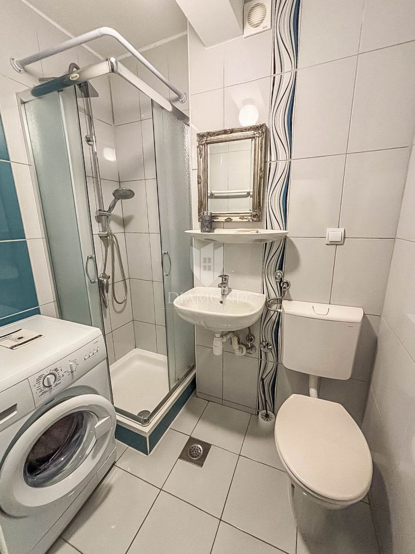 Istra, Novigrad- okolica stanovanje s prostornim balkonom!