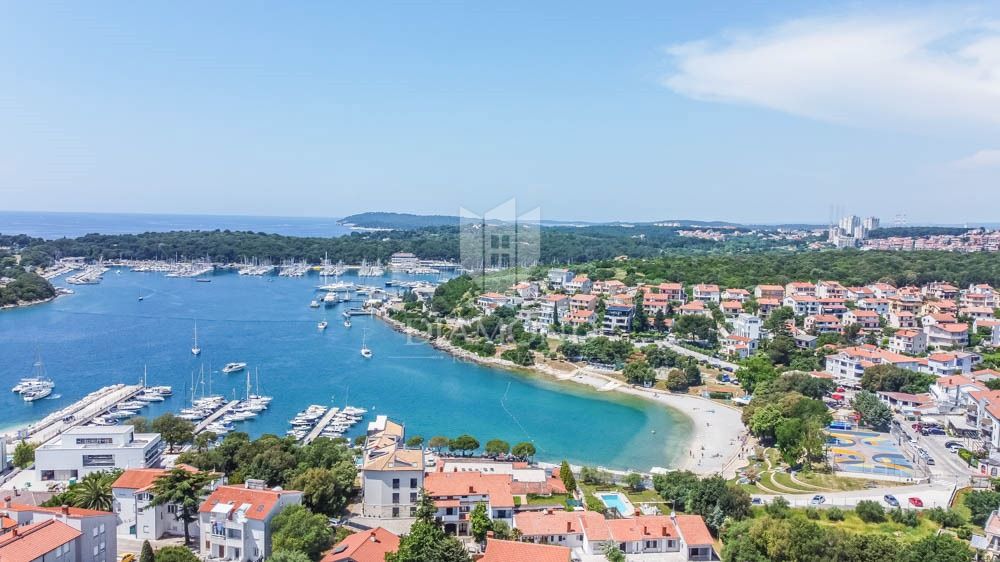 PRILOŽNOST! Apartmajska hiša 200 m od morja, Pješčana Uvala! 