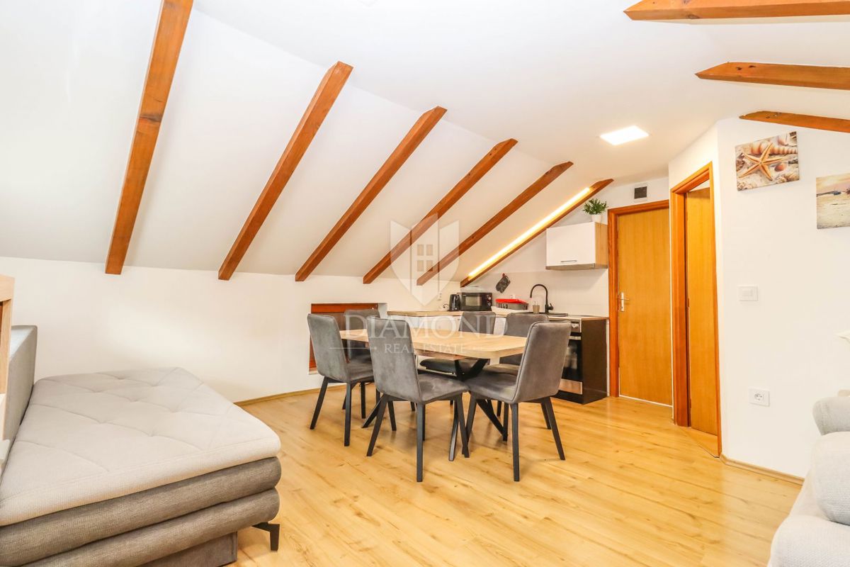 PRILOŽNOST! Apartmajska hiša 200 m od morja, Pješčana Uvala! 