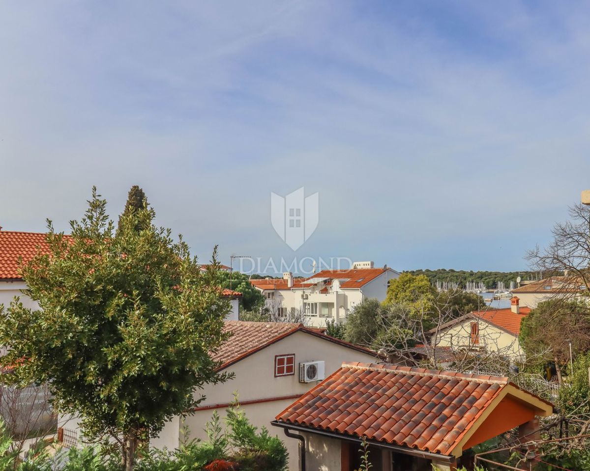 PRILOŽNOST! Apartmajska hiša 200 m od morja, Pješčana Uvala! 