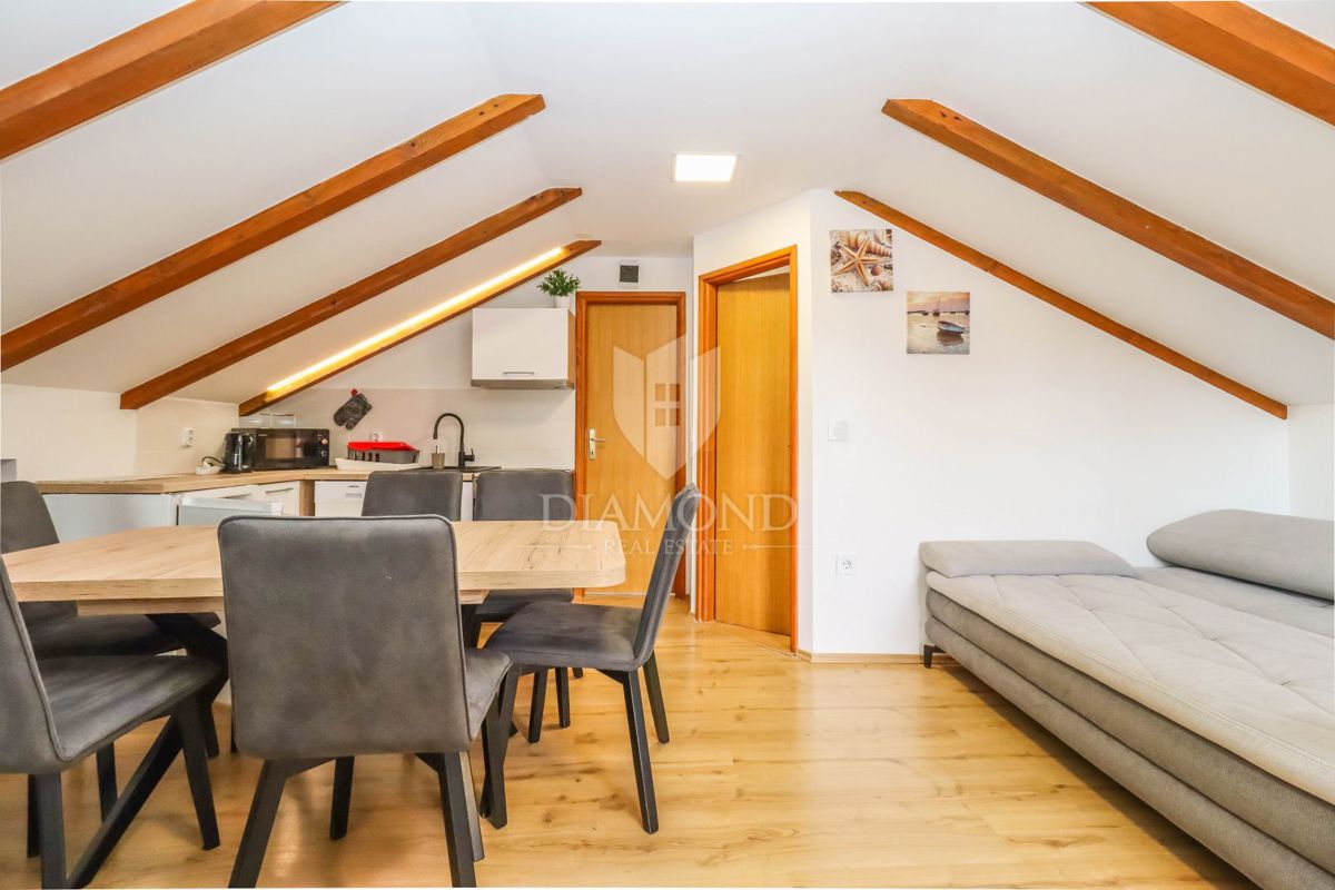 PRILOŽNOST! Apartmajska hiša 200 m od morja, Pješčana Uvala! 