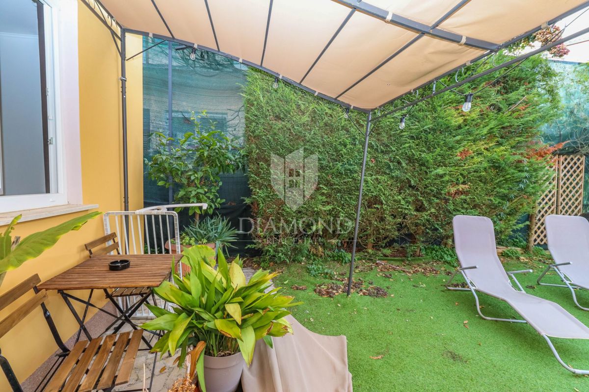 PRILOŽNOST! Apartmajska hiša 200 m od morja, Pješčana Uvala! 