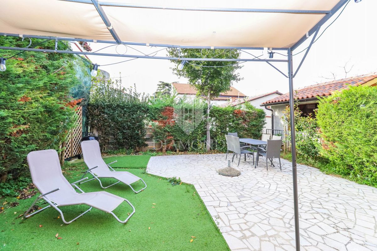 PRILOŽNOST! Apartmajska hiša 200 m od morja, Pješčana Uvala! 