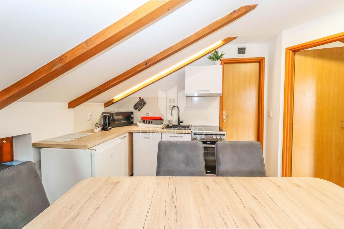 PRILOŽNOST! Apartmajska hiša 200 m od morja, Pješčana Uvala! 