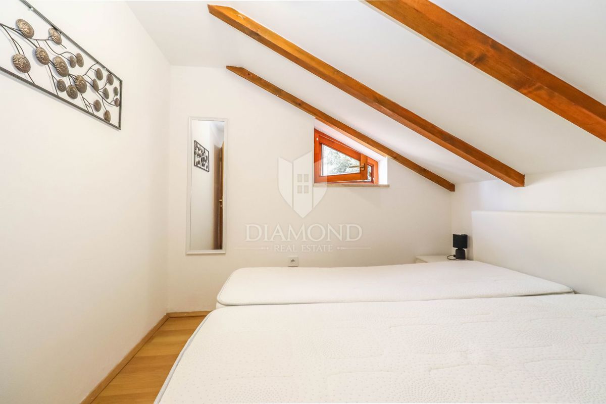 PRILOŽNOST! Apartmajska hiša 200 m od morja, Pješčana Uvala! 