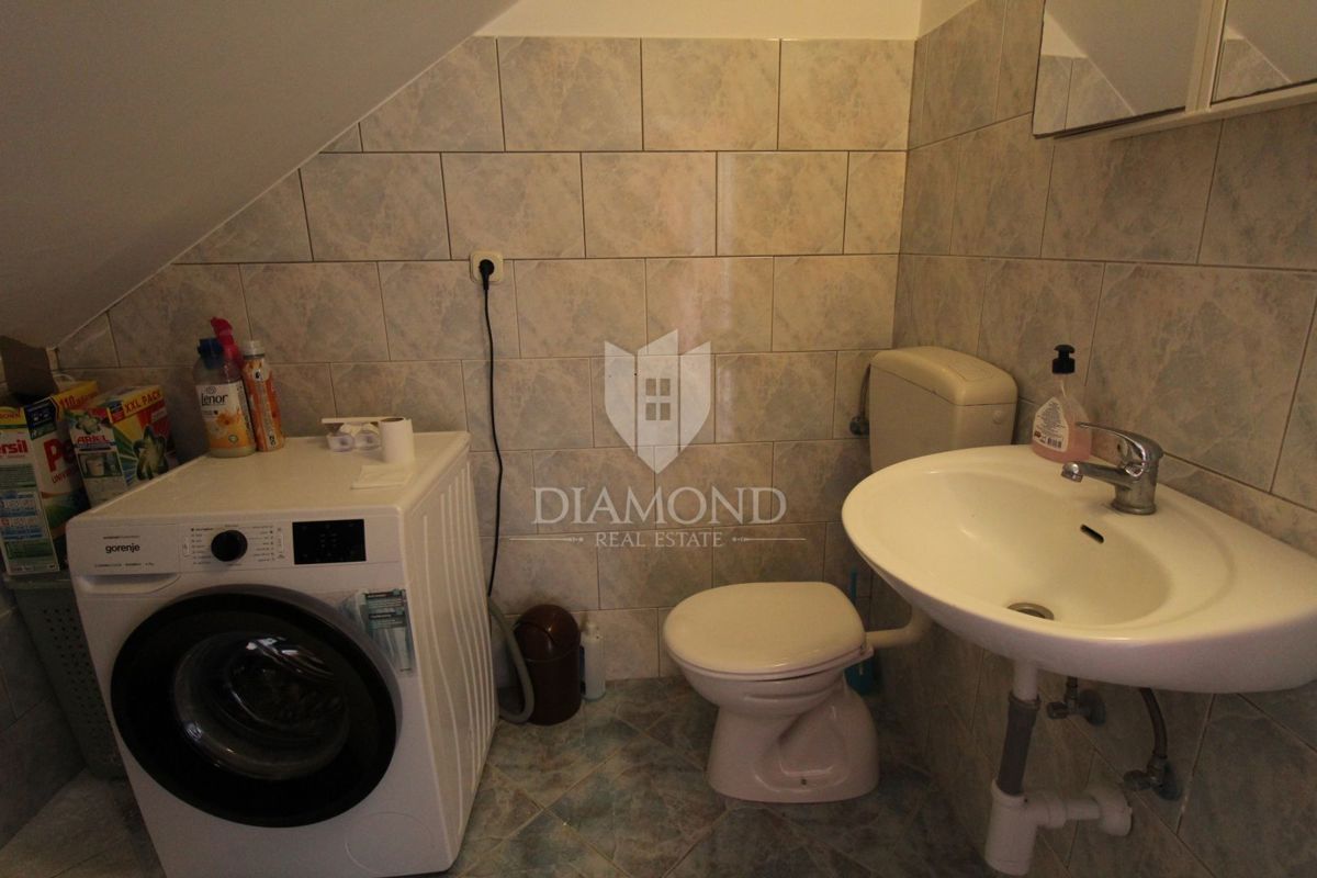 Labin, etaža hiše s 3 apartmaji