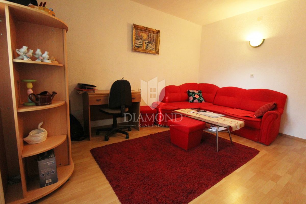 Labin, etaža hiše s 3 apartmaji