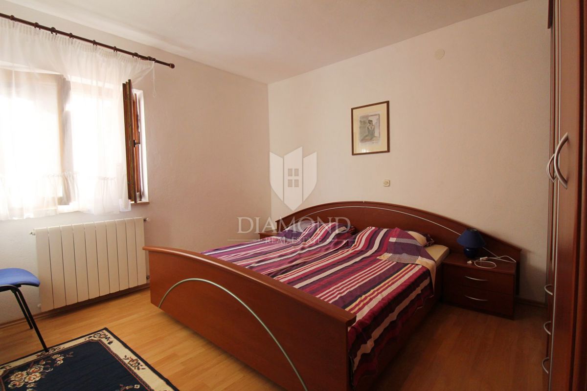 Labin, etaža hiše s 3 apartmaji
