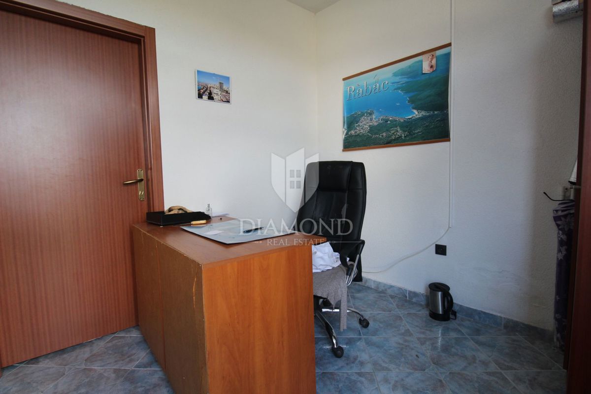 Labin, etaža hiše s 3 apartmaji