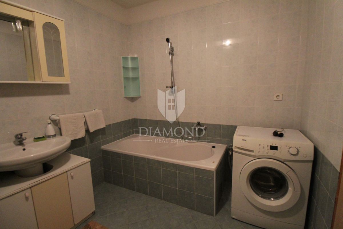 Labin, etaža hiše s 3 apartmaji