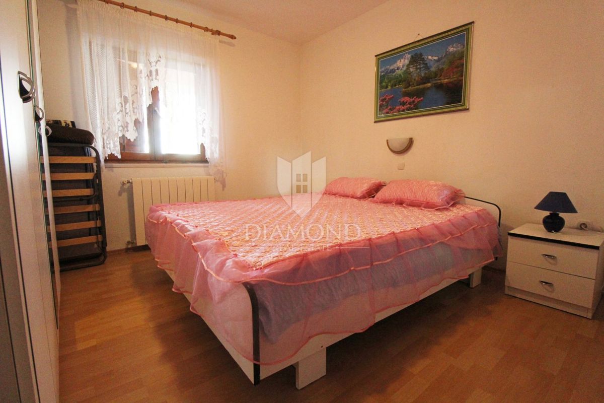 Labin, etaža hiše s 3 apartmaji