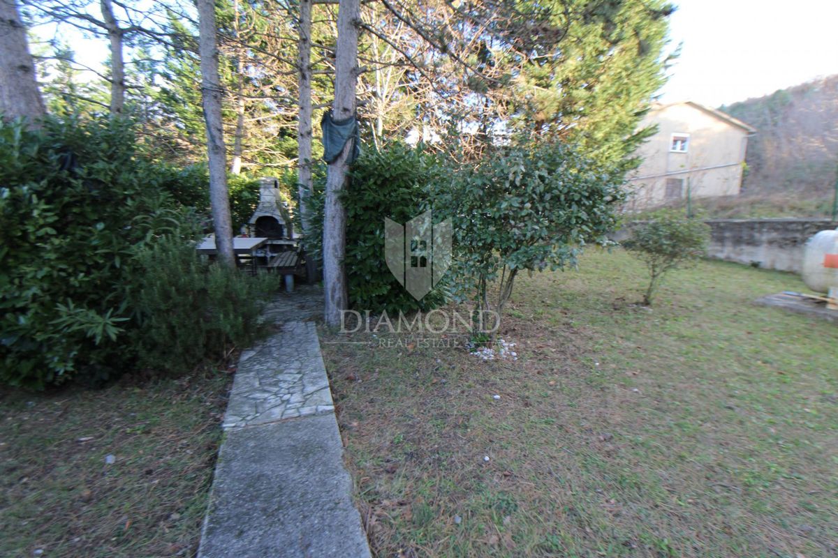 Labin, etaža hiše s 3 apartmaji