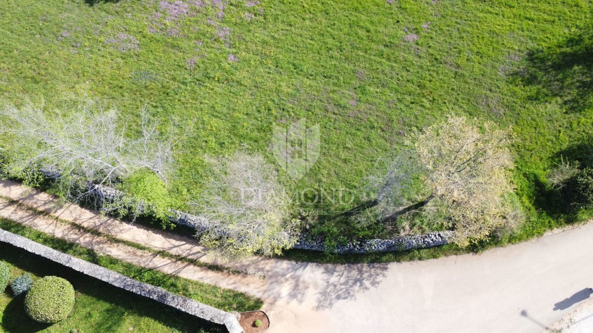 Poreč – Okolica – Zemljišče s Čudovitim Pogledom na Morje