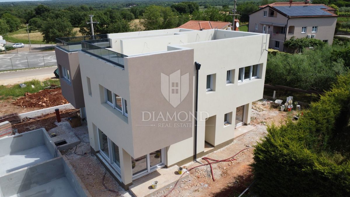 Poreč, okolica, dvojna hiša s strešno teraso – pogled na morje!
