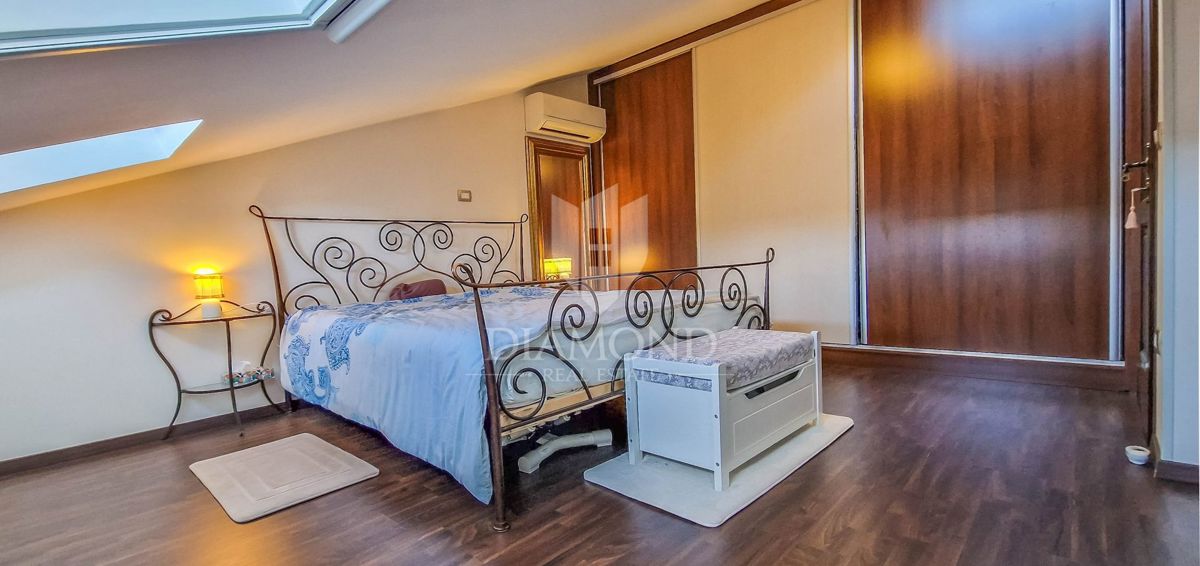 Novigrad, stanovanje 101 m2 s panoramskim pogledom na morje!