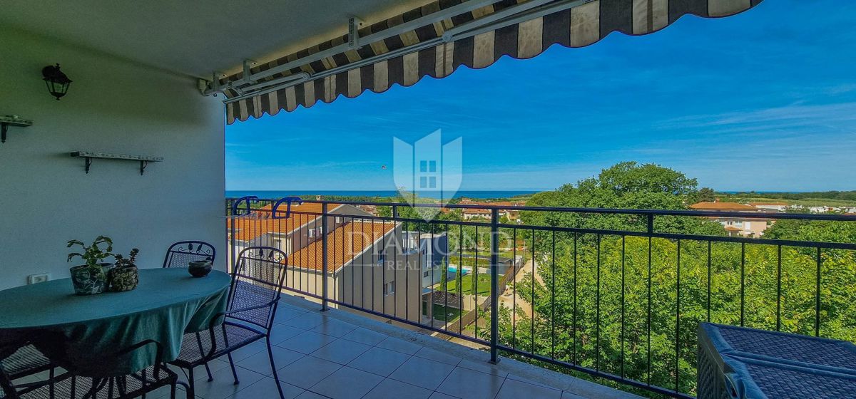 Novigrad, stanovanje 101 m2 s panoramskim pogledom na morje!