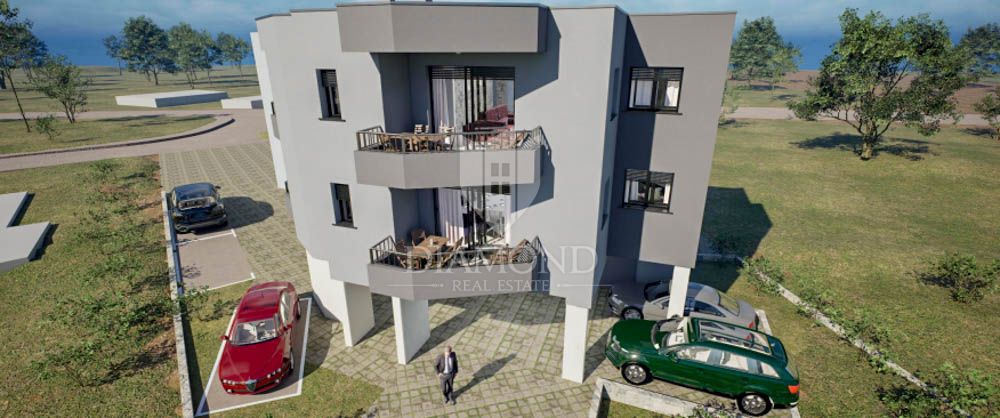 Prostorno novo stanovanje s 4 terasami v bližini plaže, Štinjan! 