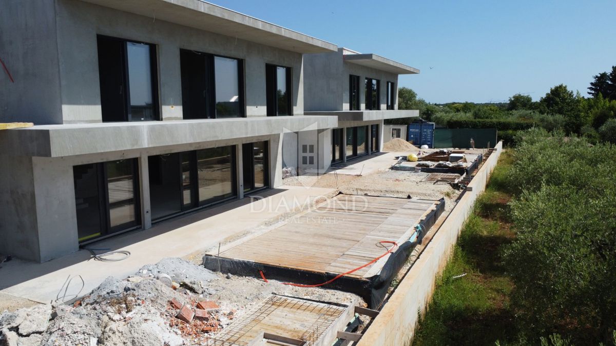 Poreč, luksuzna vila 300m od plaže!
