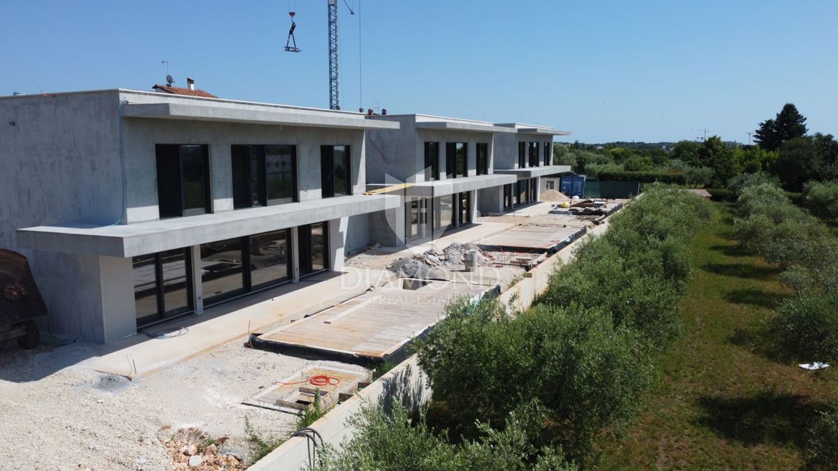 Poreč, luksuzna vila 300m od plaže!