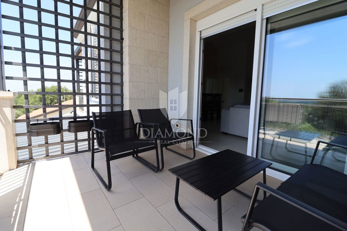 Poreč, okolica: Redkost! Hiša za bivanje in investicijo