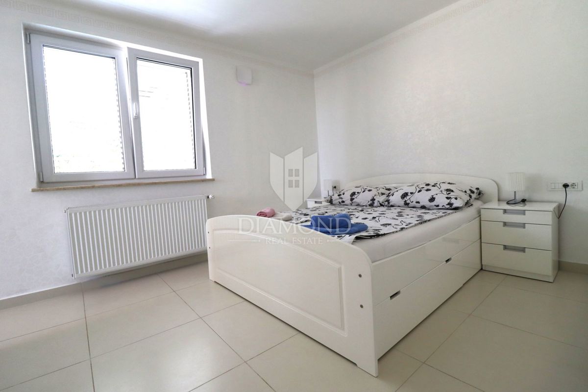Poreč, okolica: Redkost! Hiša za bivanje in investicijo