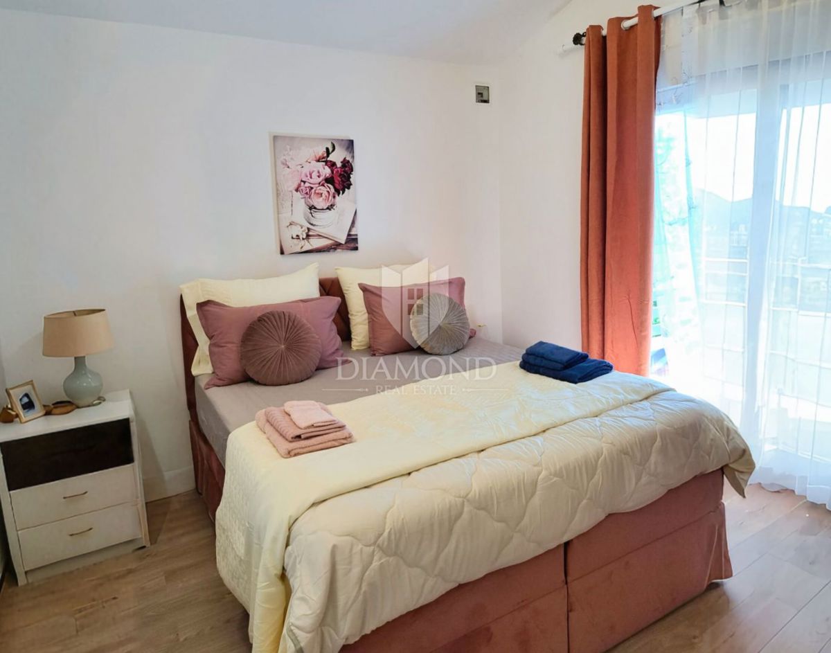 Poreč, okolica, prostorna hiša na iskani lokaciji