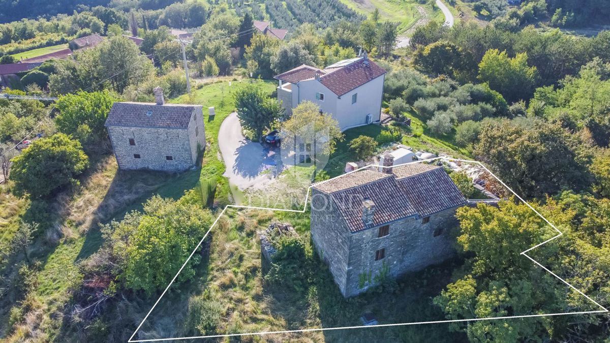 Buje, okolica - samostojna hiša s panoramskim razgledom!
