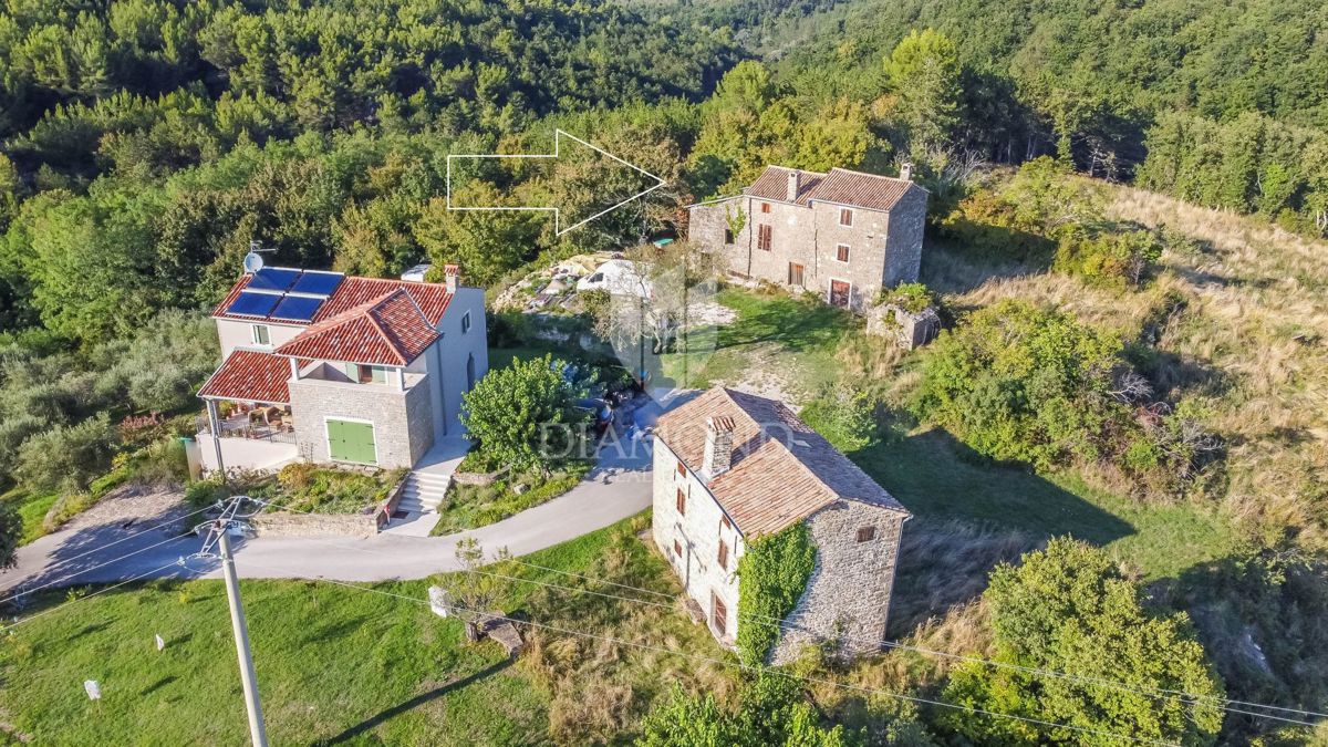 Buje, okolica - samostojna hiša s panoramskim razgledom!
