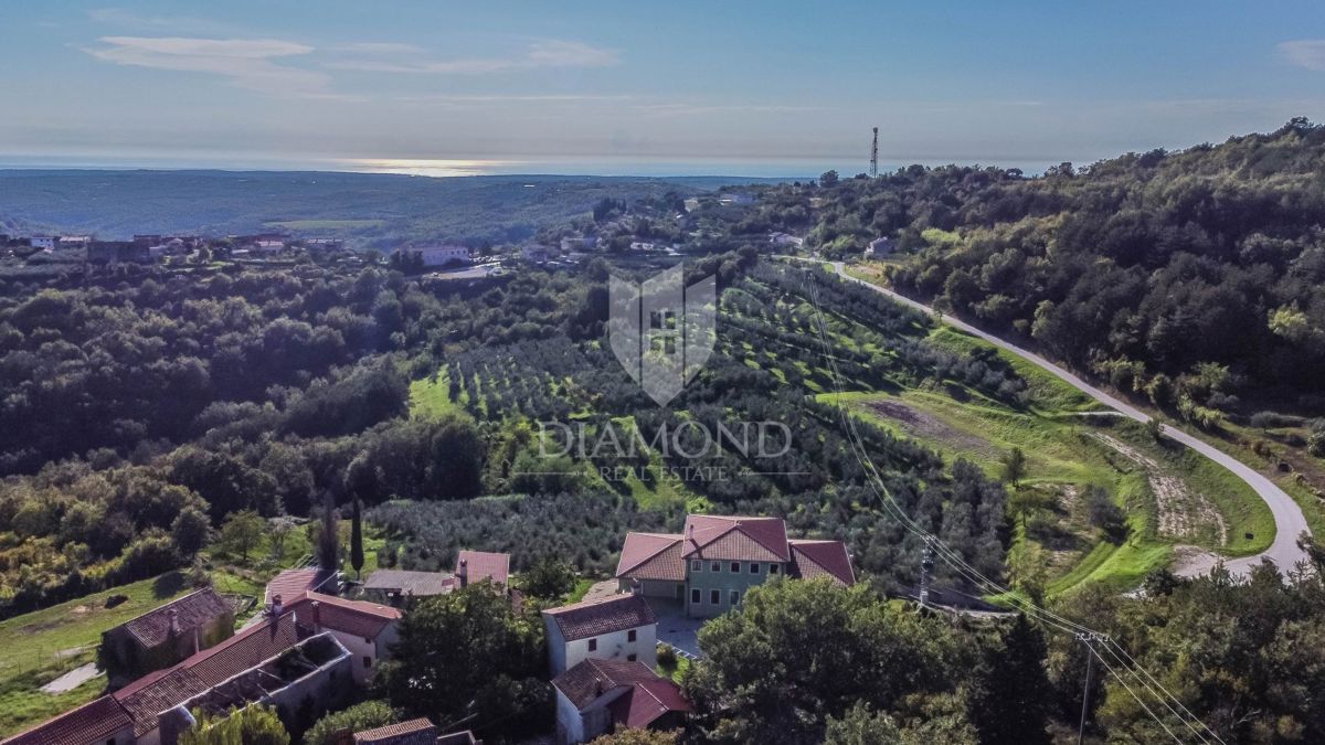 Buje, okolica - samostojna hiša s panoramskim razgledom!