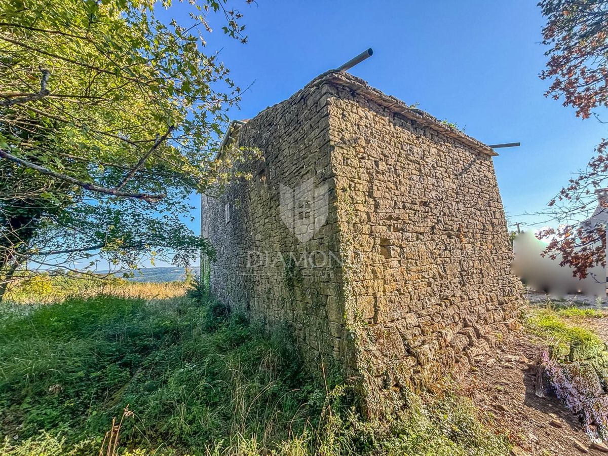 Buje, okolica - samostojna hiša s panoramskim razgledom!