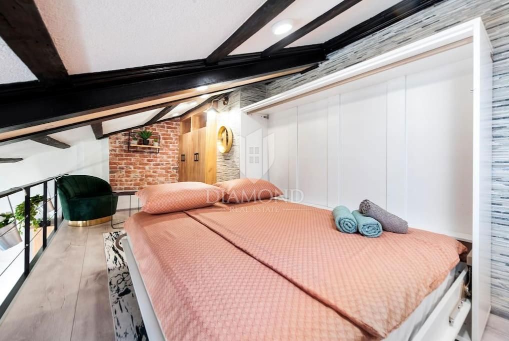 EKSKLUZIVNO pri Diamond! Apartma v Rovinju na iskani lokaciji