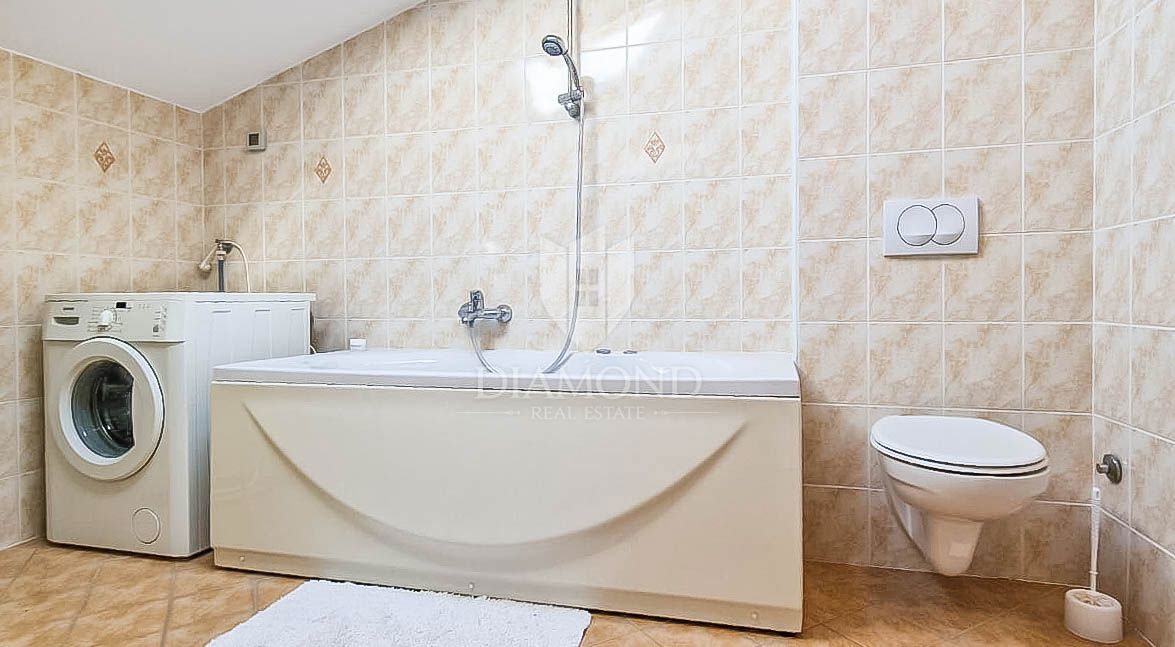 Umag, okolica, čudovito stanovanje 116 m2 s pogledom na morje