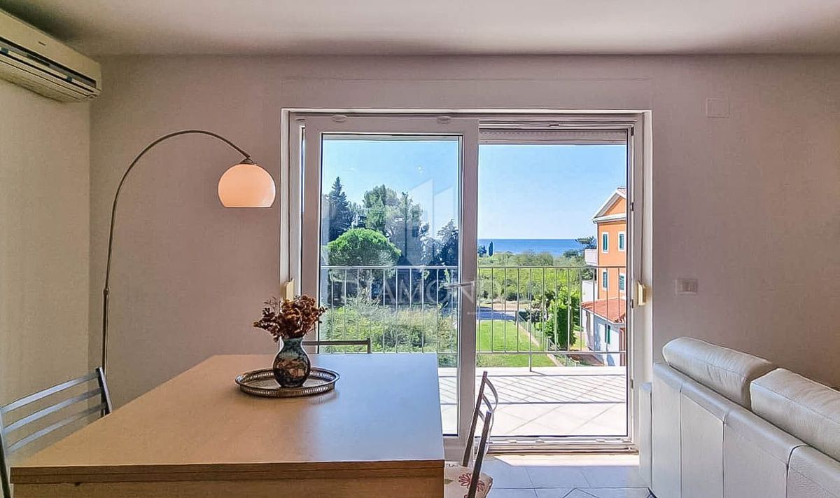 Umag, okolica, čudovito stanovanje 116 m2 s pogledom na morje