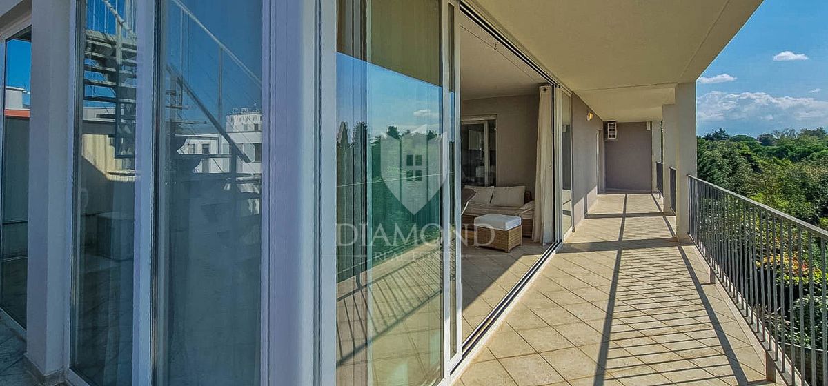 Umag, okolica, čudovito stanovanje 116 m2 s pogledom na morje