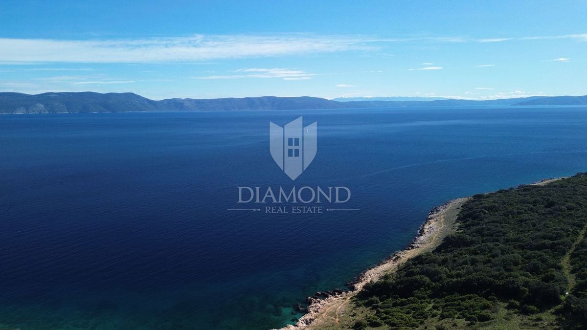 Kmetijska zemljišča ob morju naprodaj – Rabac, Istra