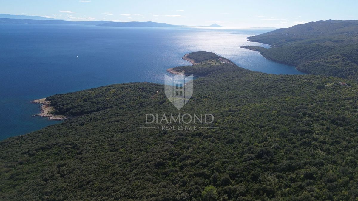 Kmetijska zemljišča ob morju naprodaj – Rabac, Istra